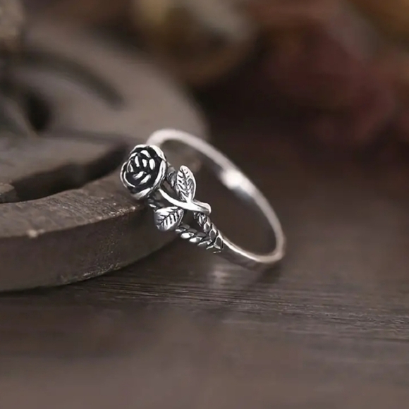 NEW! Vintage look  rose ring.  Eternal love  🌹 - Picture 4 of 7